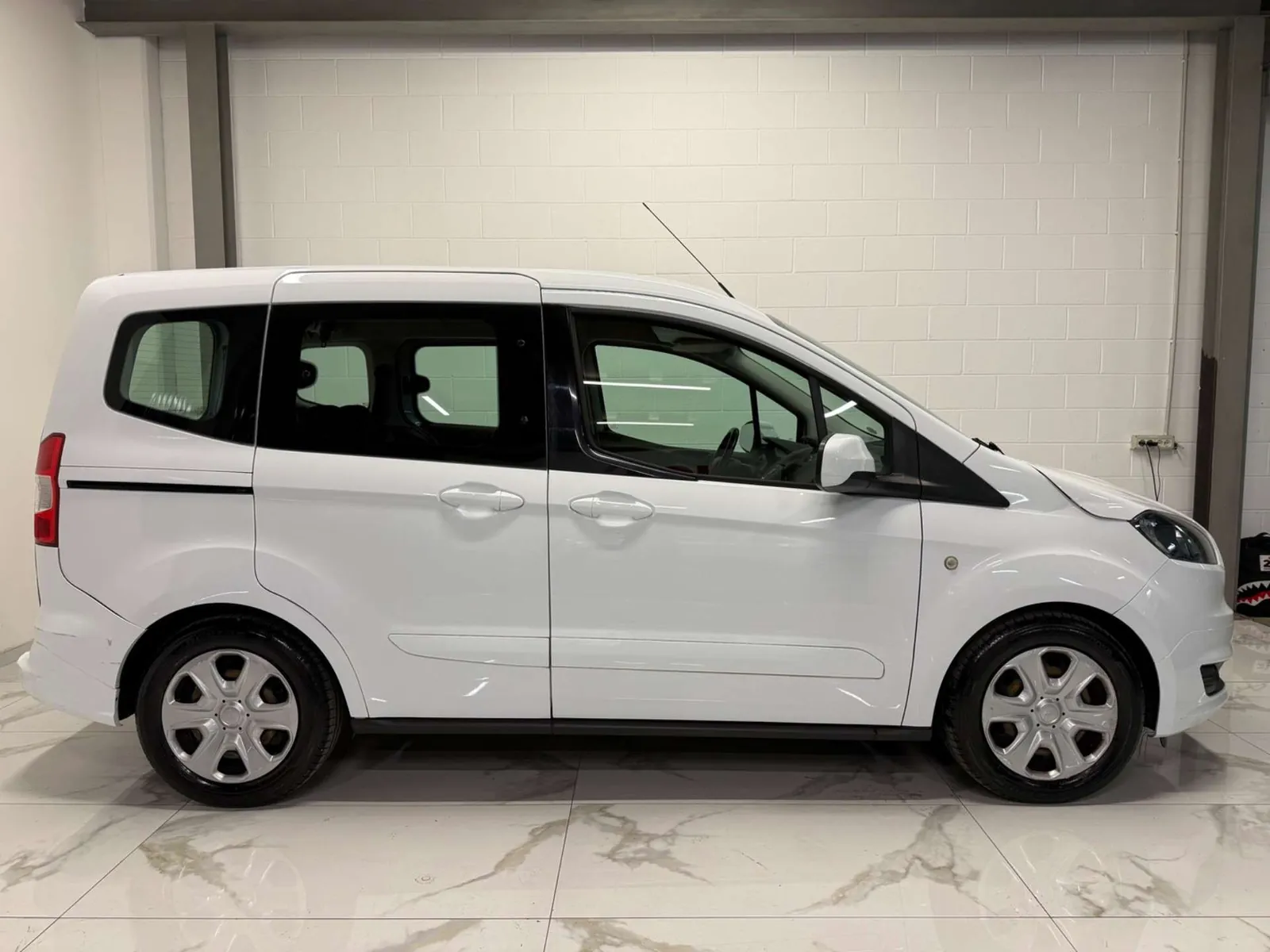 Ford Tourneo Courier 2017 photo 3