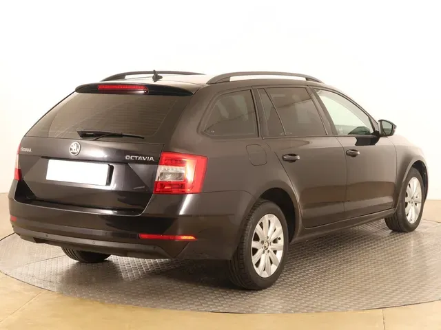 Skoda Octavia Combi 2017 photo 4