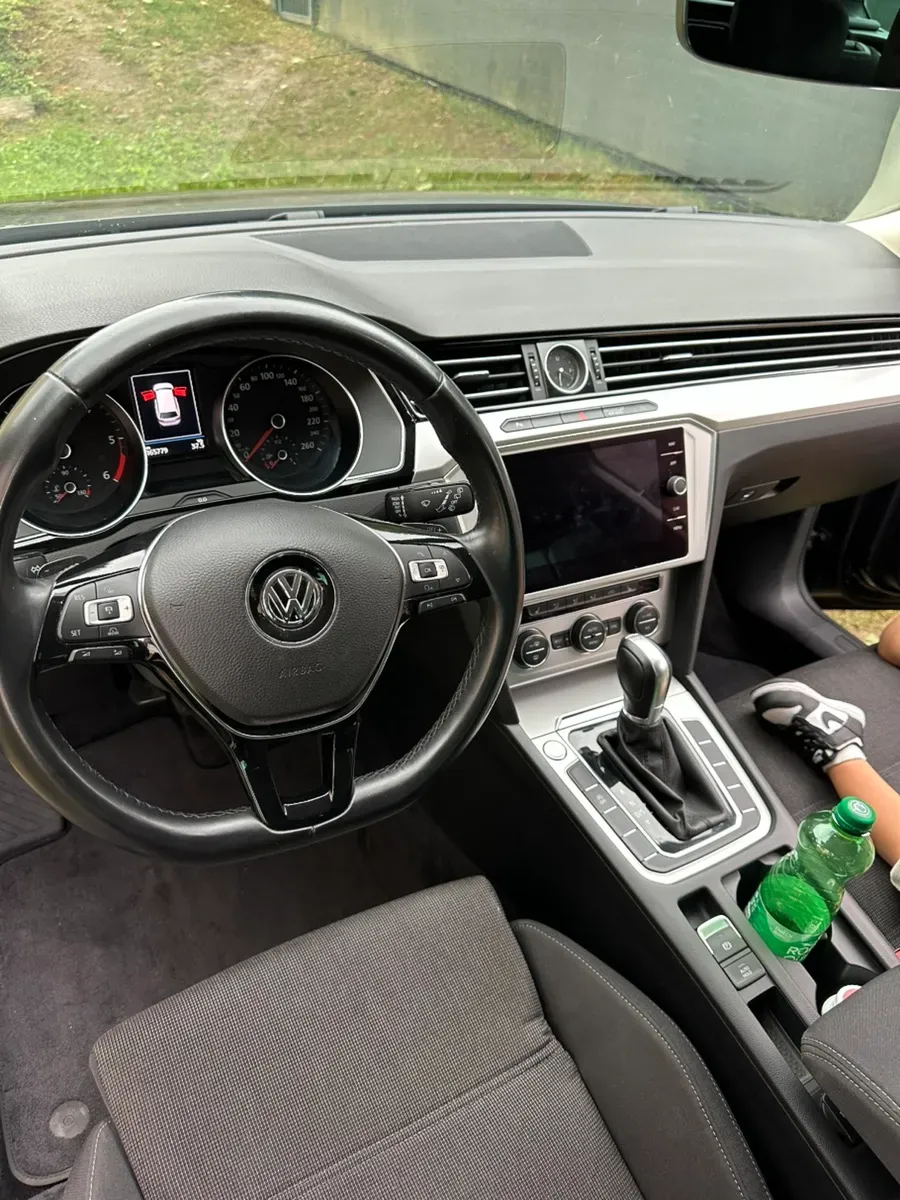 Volkswagen Passat 2018 photo 3