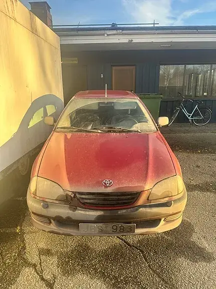 Toyota Avensis 1998 photo 2