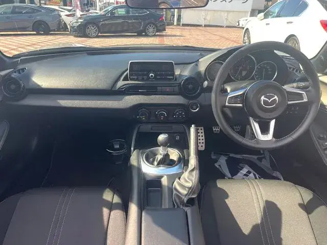 Mazda Roadster 2022 photo 2