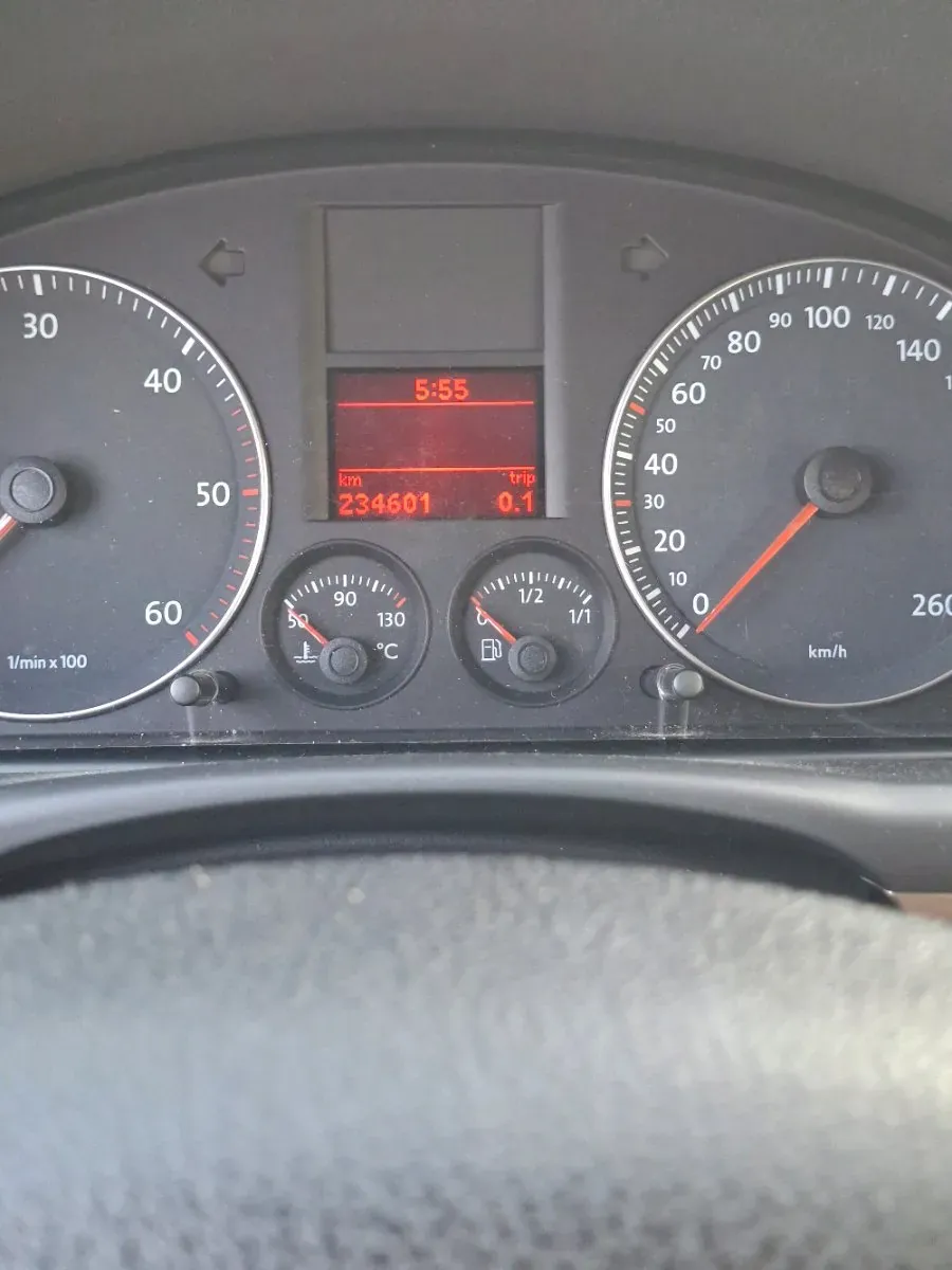 Volkswagen Touran 2007 photo 2