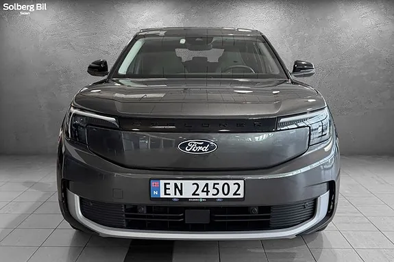 Ford Explorer 2025 photo 2