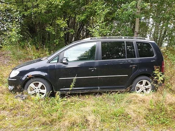 Volkswagen Touran 2007 photo 2