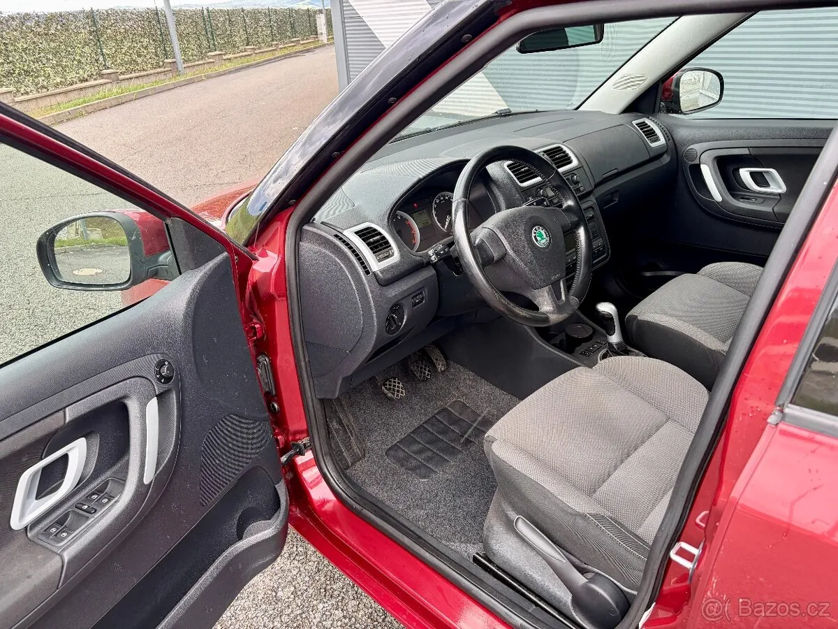 Skoda Fabia 2008 photo 5
