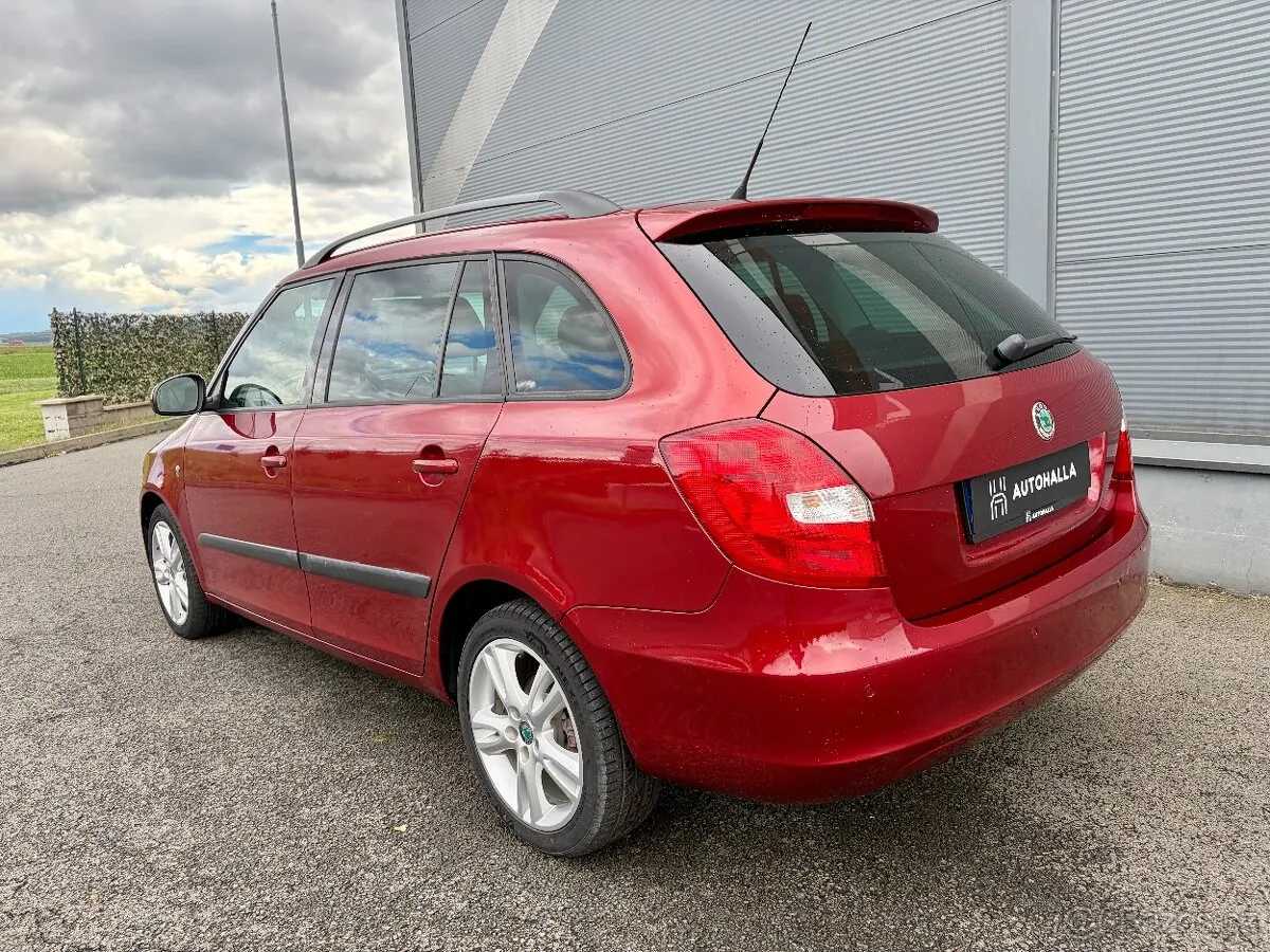 Skoda Fabia 2008 photo 2