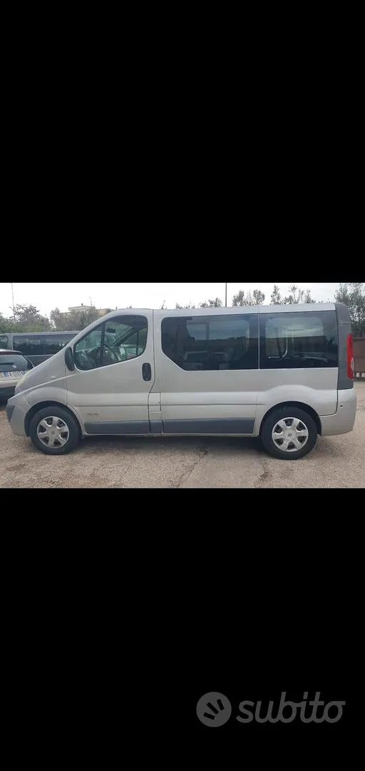 Renault Trafic 2011 photo 5