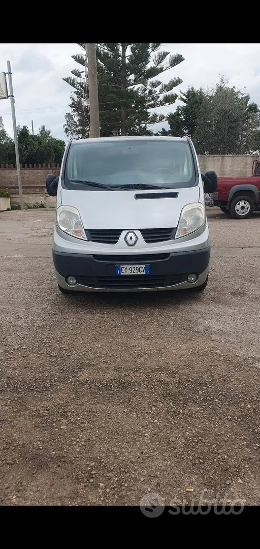 Renault Trafic 2011 photo 4