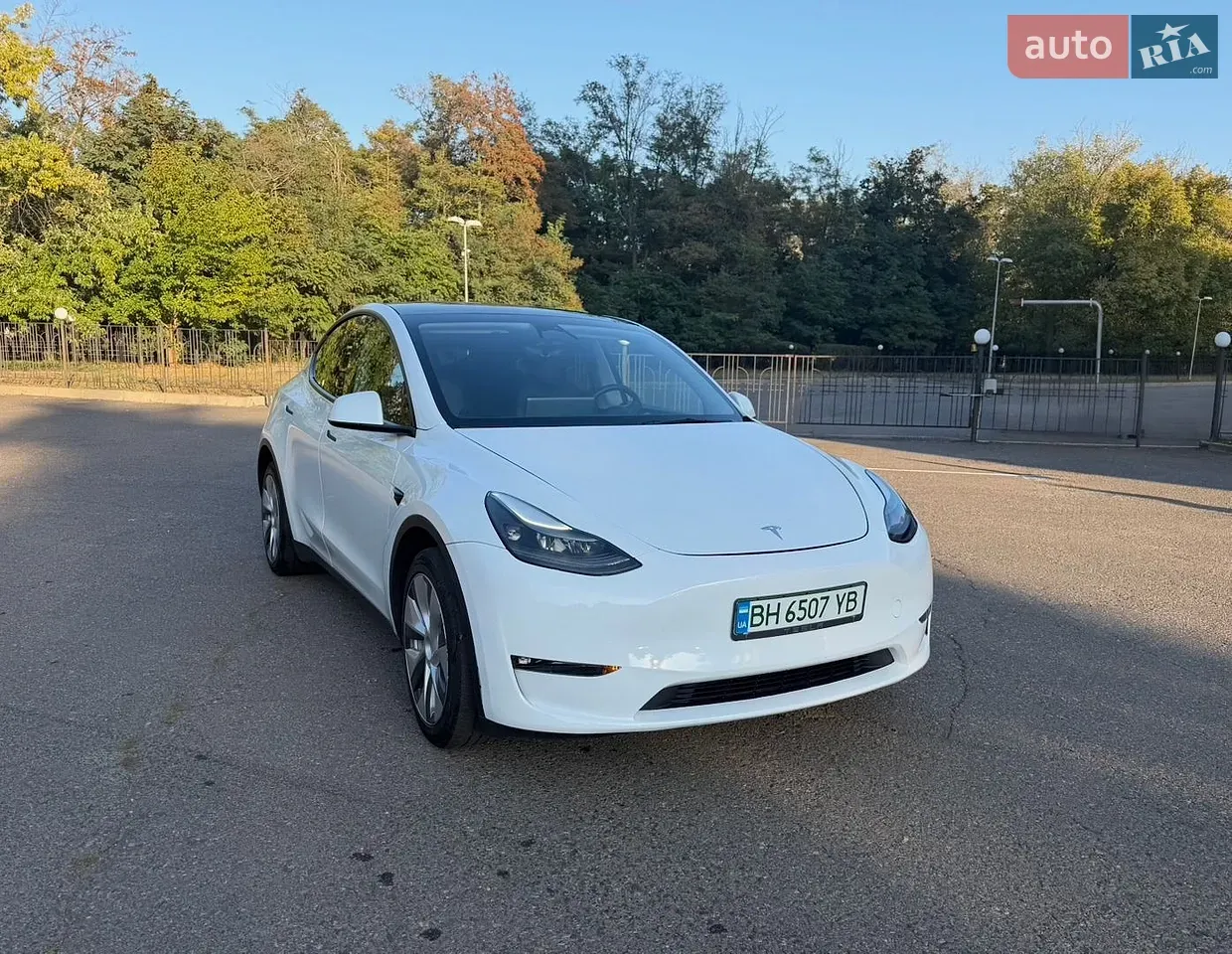 Tesla Model Y 2022 photo 2