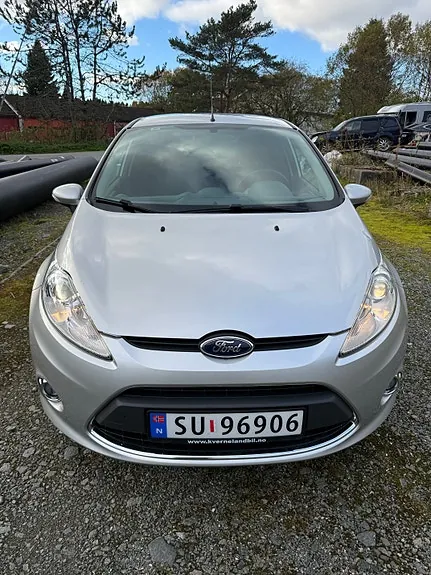 Ford Fiesta 2010 photo 2