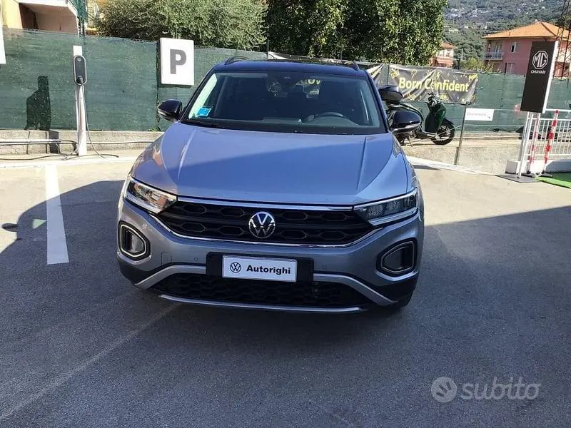 Volkswagen T-Roc 2024 photo 2