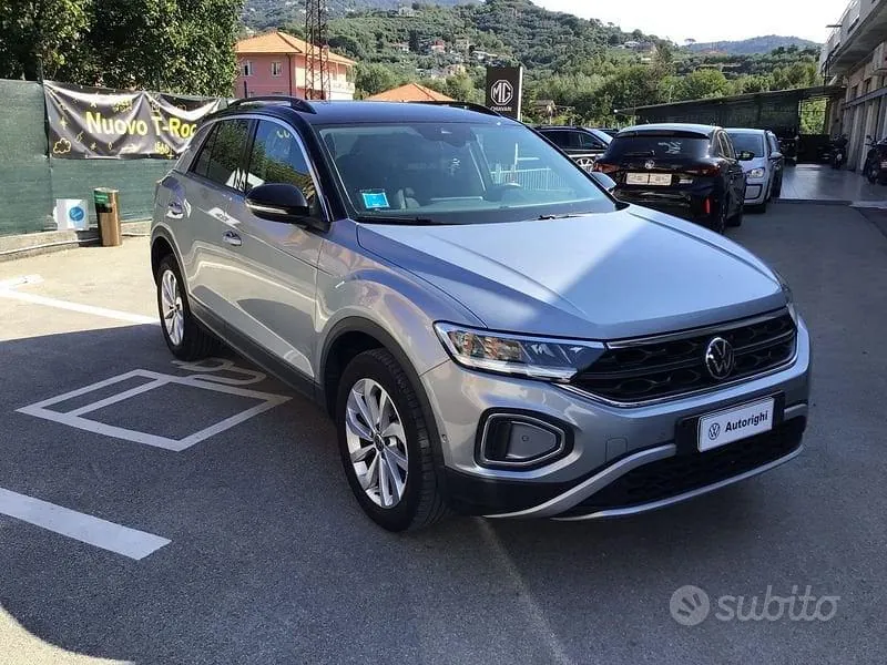 Volkswagen T-Roc 2024 photo 3