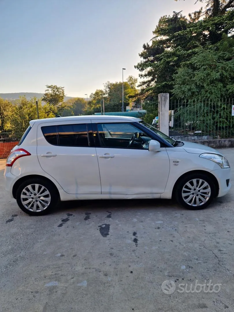 Suzuki Swift 2013 photo 4