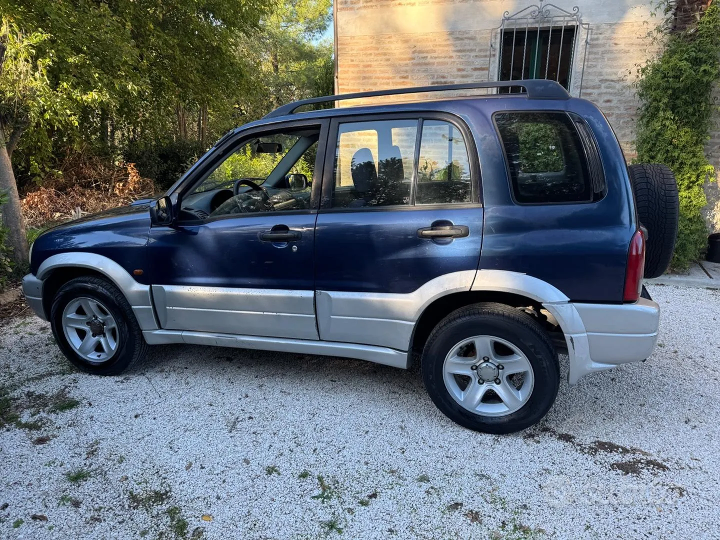 Suzuki Grand Vitara 2004 photo 3