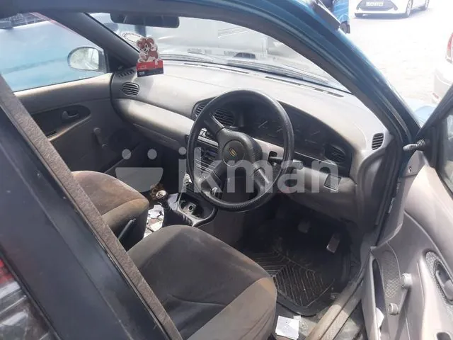 Ford Festiva 2000 photo 4