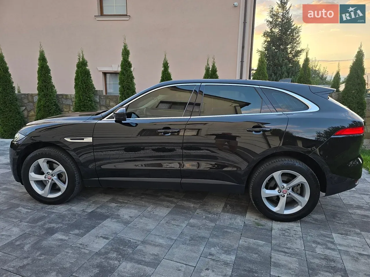 Jaguar F-Pace 2020 photo 3