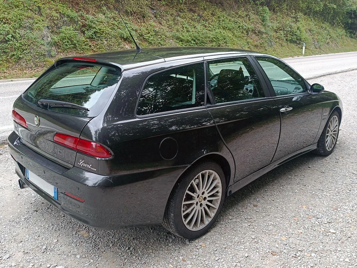 Alfa Romeo 156 2005 photo 2