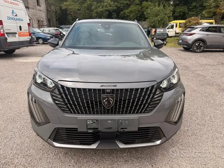 Peugeot 2008 2024 photo 3