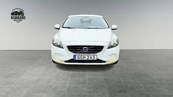 Volvo V40 2015 photo 2