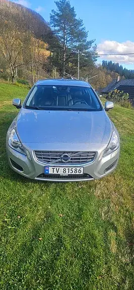 Volvo S60 2012 photo 2