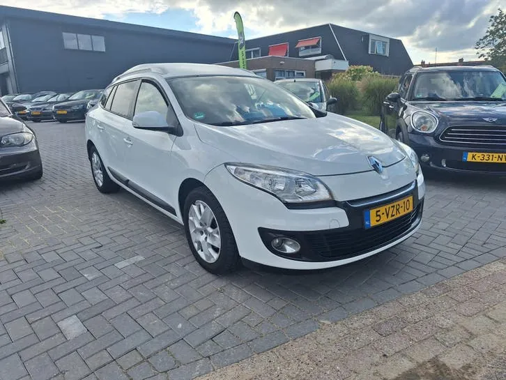 Renault Megane 2012 photo 2