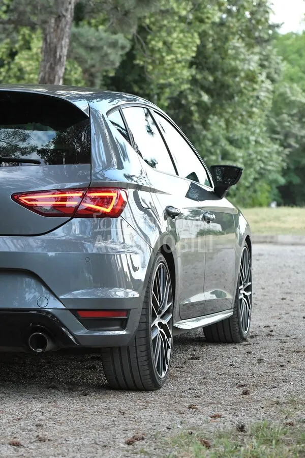 Seat Leon 2019 photo 2