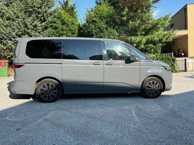 Volkswagen Multivan 2022 photo 2