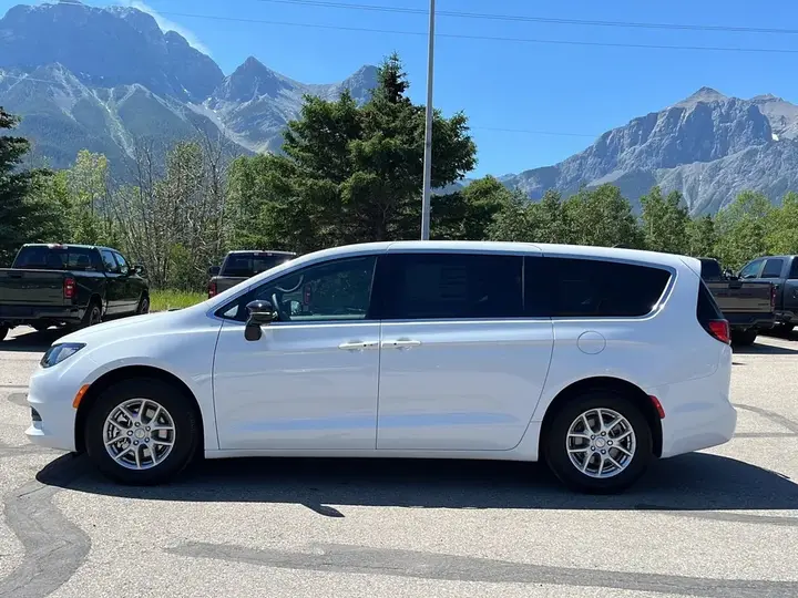 Chrysler Grand Caravan 2027 photo 4