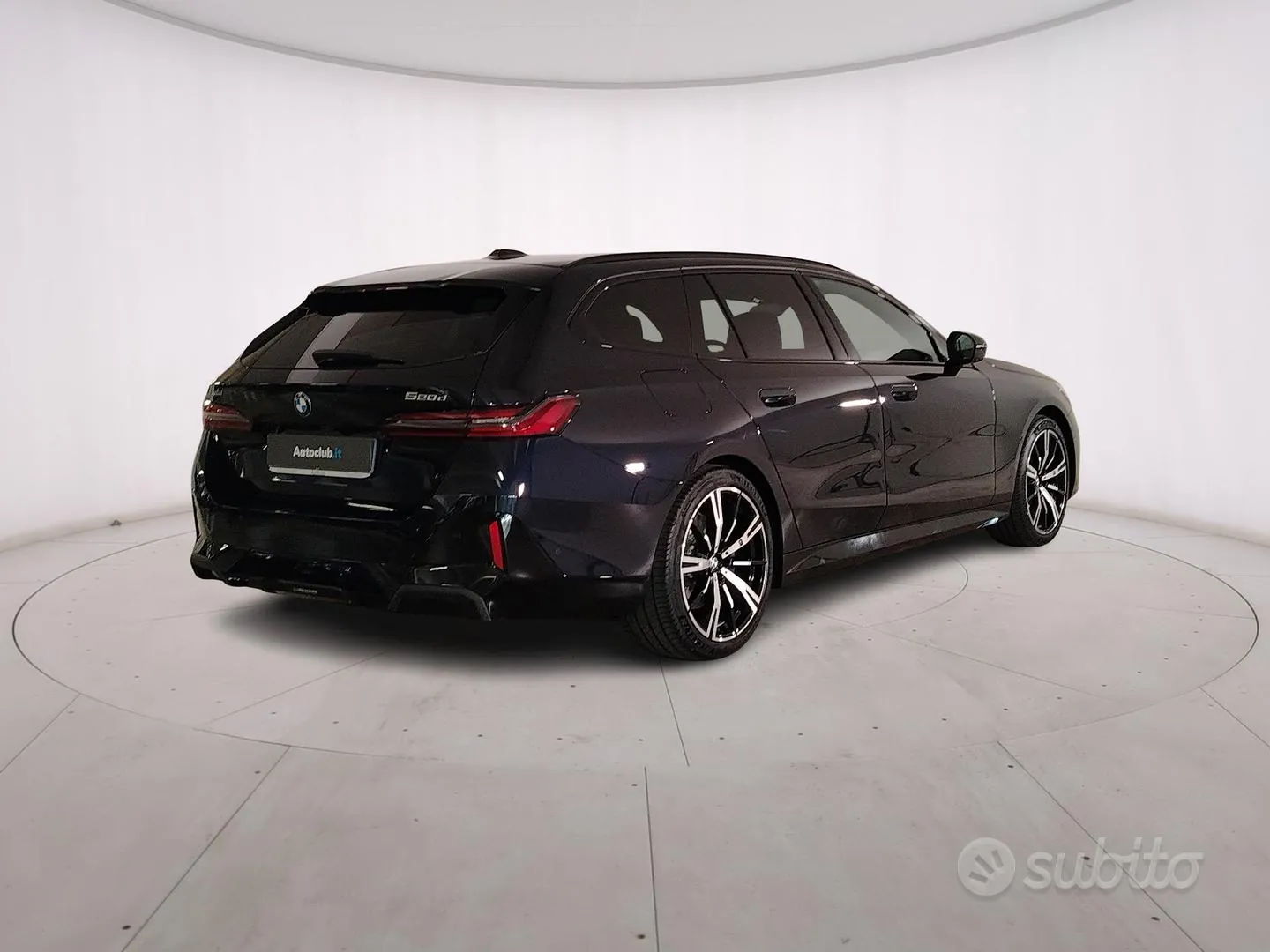 BMW 5 Series 2024 photo 2