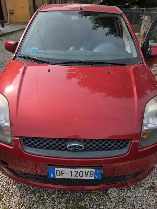 Ford Fiesta 2007 photo 2