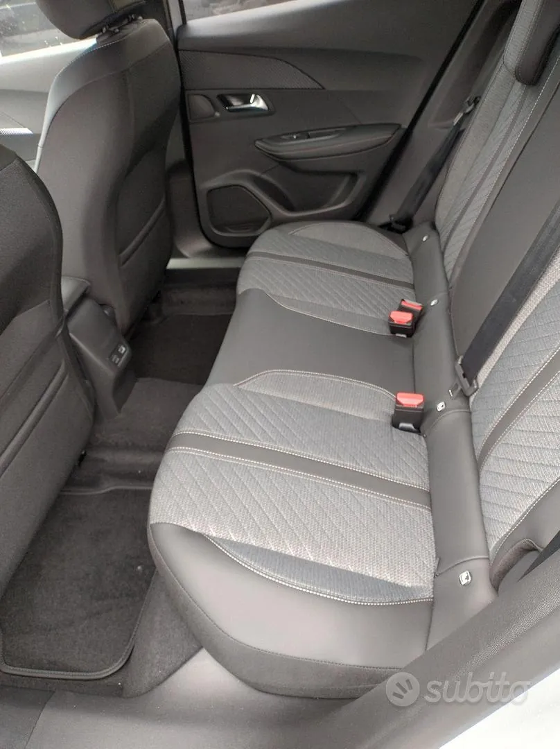Peugeot 2008 2025 photo 5