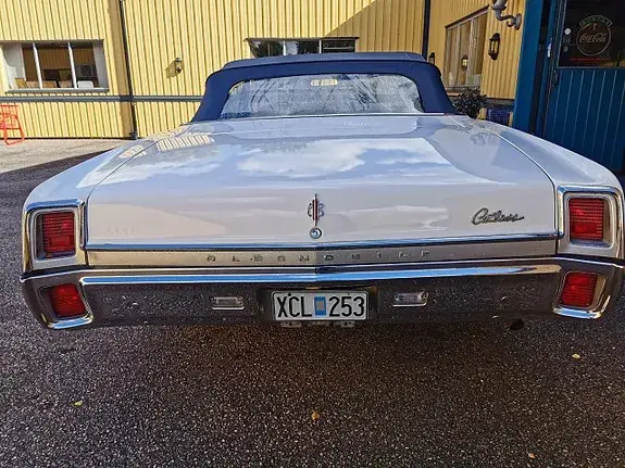 Oldsmobile Cutlass 1967 photo 2