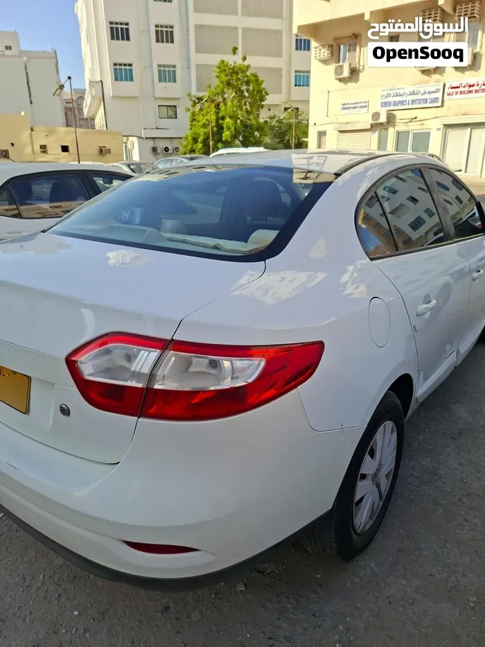 Renault Fluence 2012 photo 2