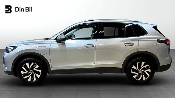 Volkswagen Tiguan 2025 photo 2