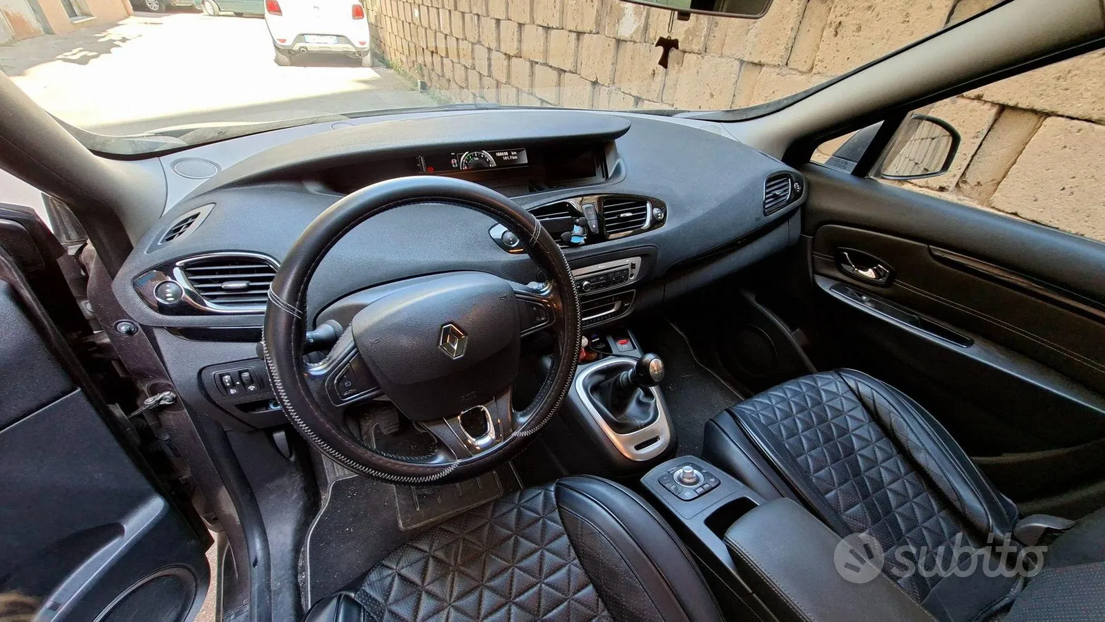 Renault Scenic 2014 photo 4