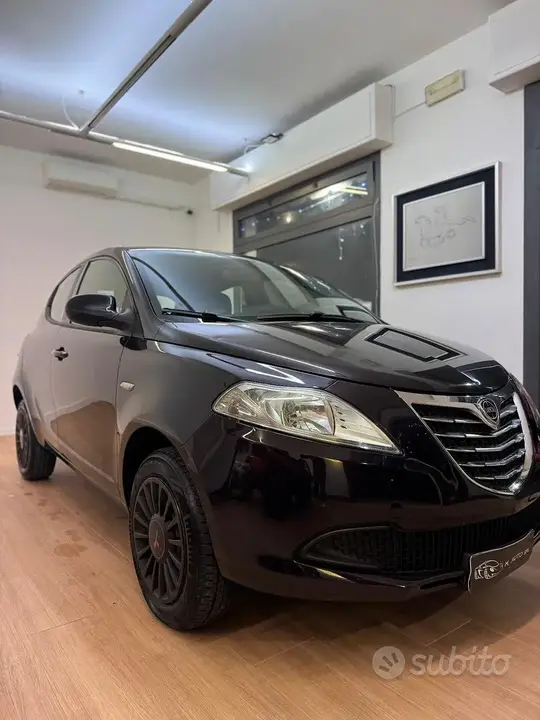 Lancia Ypsilon