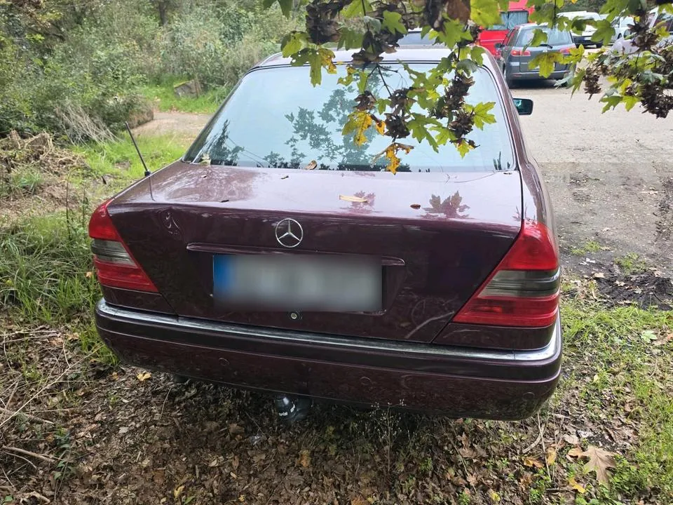 Mercedes-Benz C180