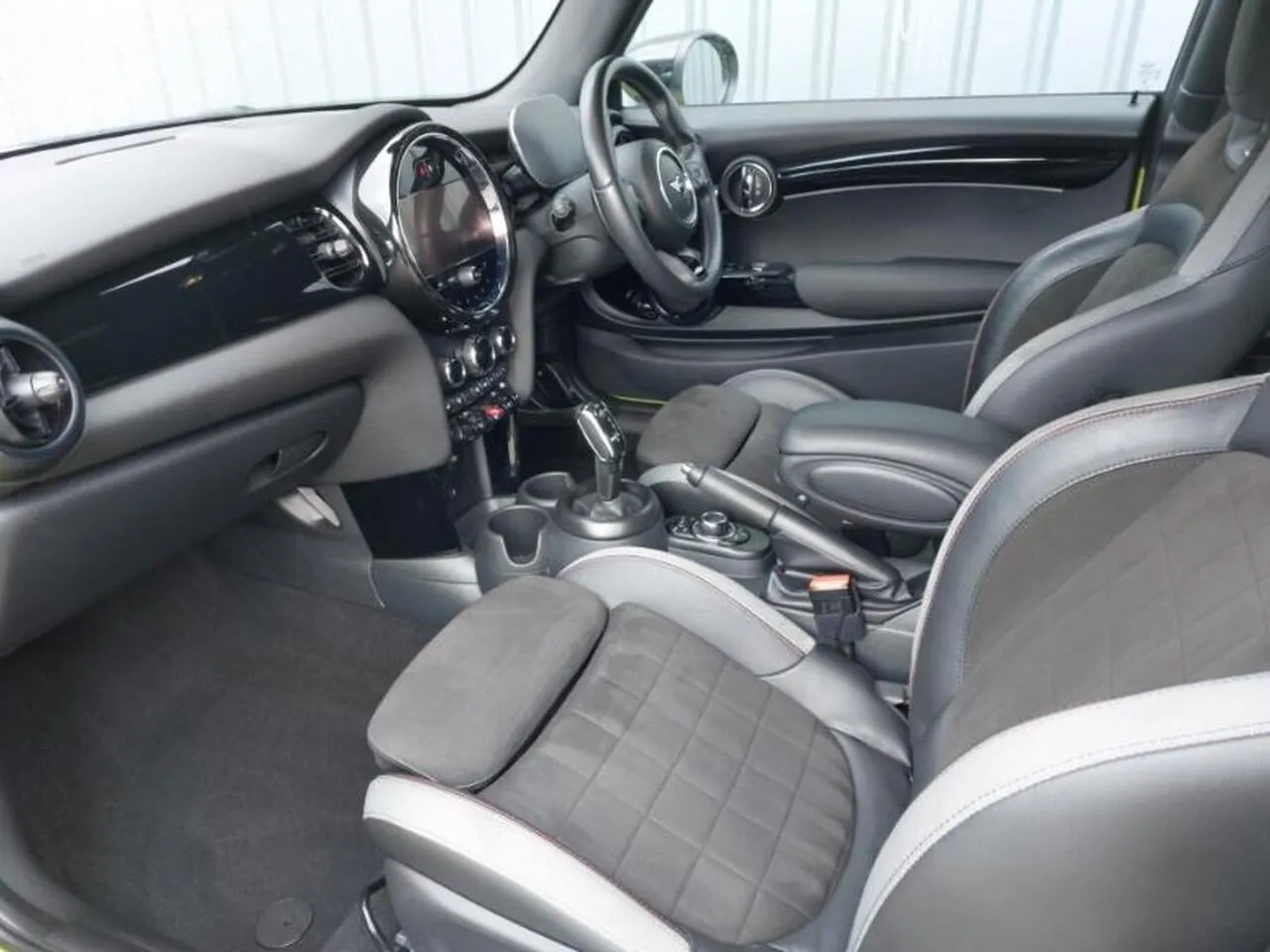 Mini Hatch 2023 photo 5