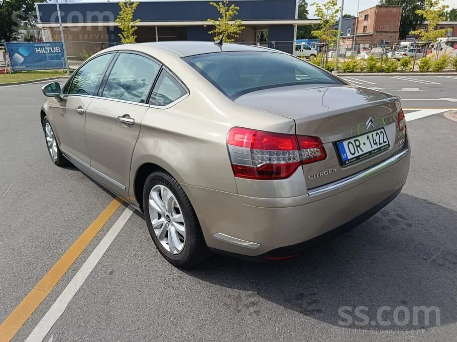 Citroen C5 2011 photo 2
