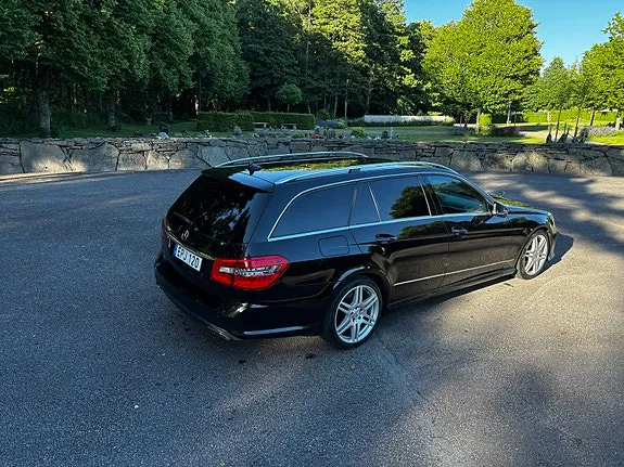 Mercedes-Benz E220 2013 photo 3