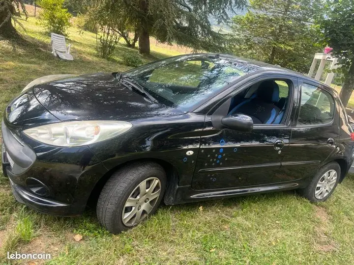 Peugeot 206 2011 photo 2