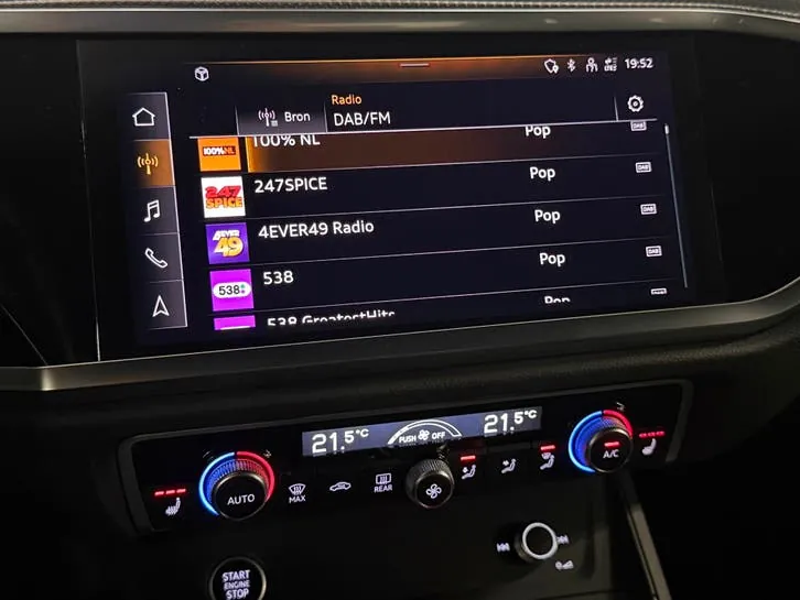 Audi Q3 2023 photo 3
