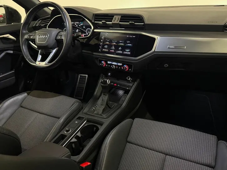 Audi Q3 2023 photo 2