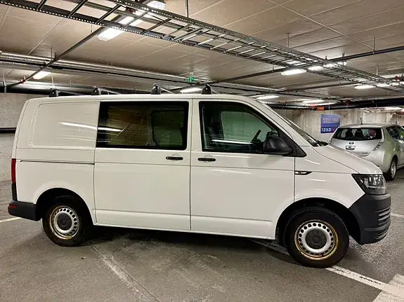 Volkswagen Transporter 2017 photo 2