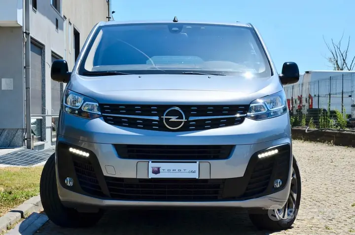 Opel Zafira 2021 photo 2