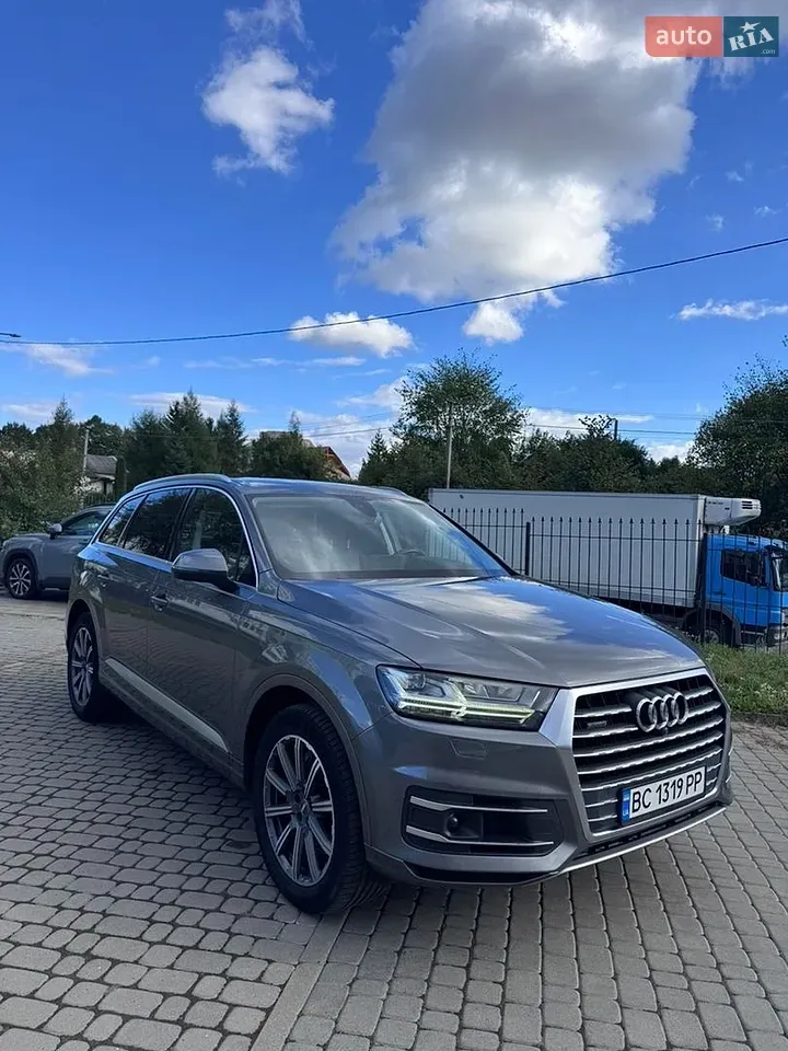 Audi Q7 2017 photo 2
