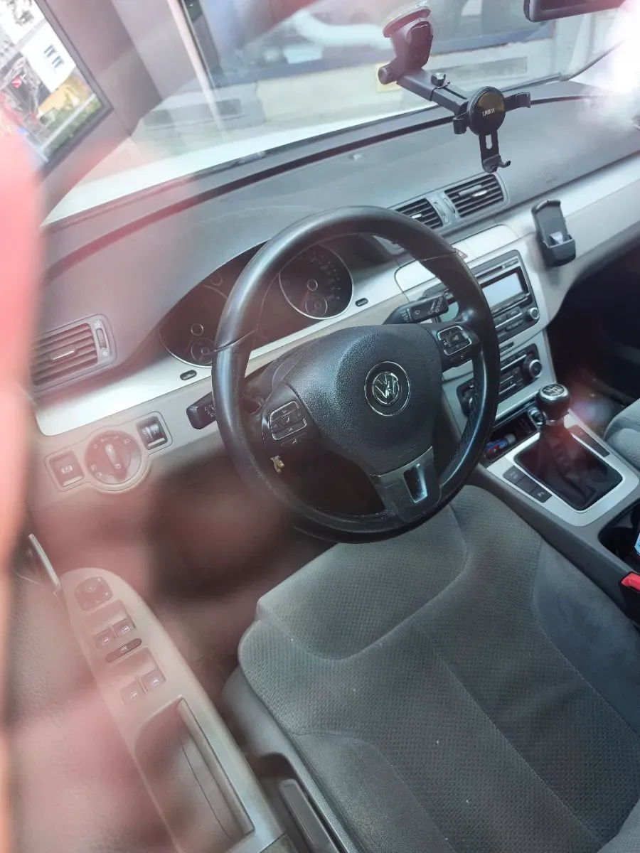 Volkswagen Passat 2010 photo 3