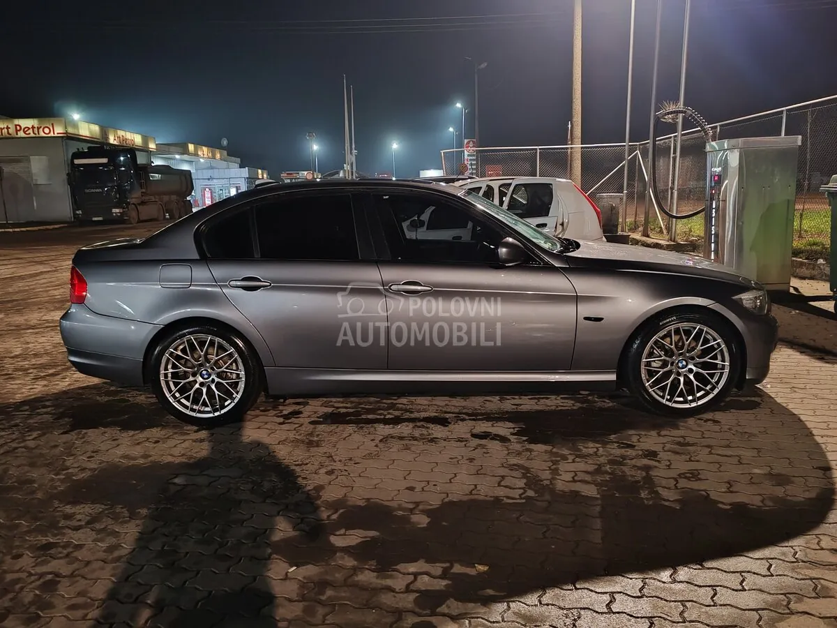 BMW 318 2009 photo 3