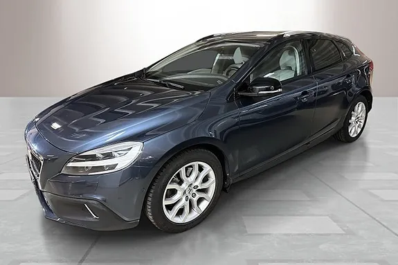 Volvo V40 Cross Country 2018 photo 2