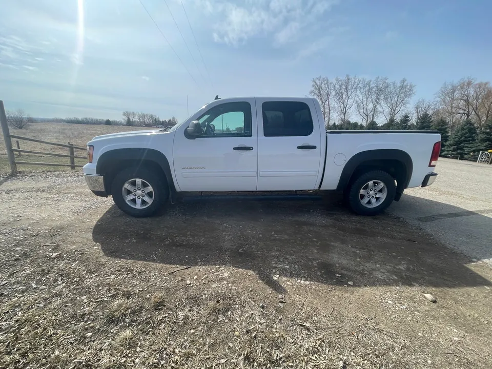 GMC Sierra 1500 2013 photo 2